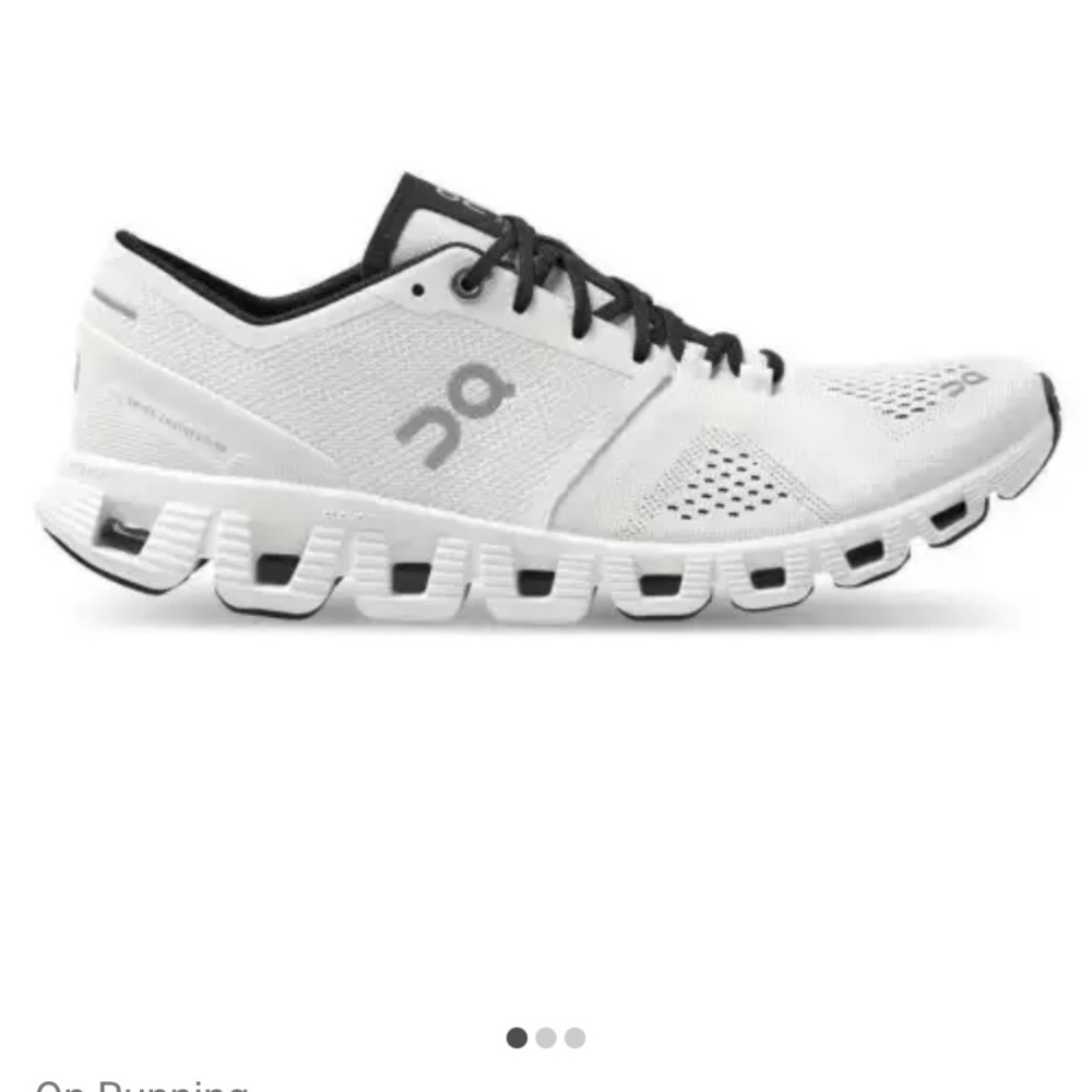 Womens on cloud x training 8.5